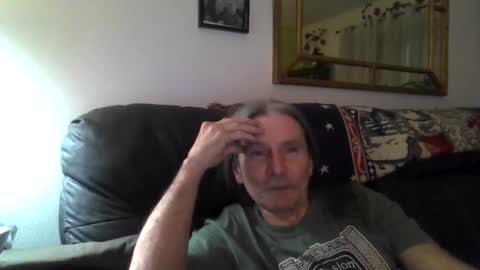 Snapshot of jonelvis6543 chatting on December 4, 2025, 10:46 am Jonelvis123456 online show from December 4, 2025, 10:46 am