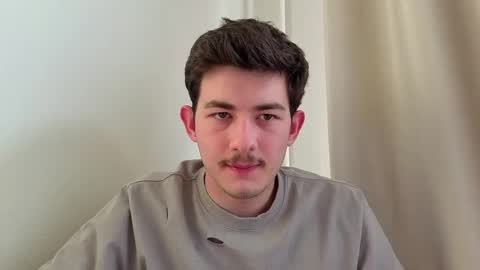 jonhy_merlin online show from May 11, 2026, 4:04 pm