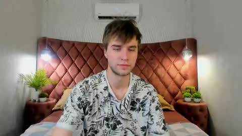 Snapshot of jonnahhell chatting on November 7, 2025, 11:10 am Jonah online show from November 7, 2025, 11:10 am