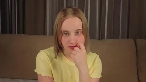 Snapshot of jonnienita chatting on February 27, 2026, 11:32 am Alice online show from February 27, 2026, 11:32 am