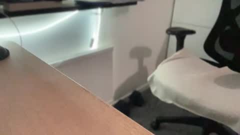 Snapshot of jonznow123 chatting on December 11, 2024, 1:28 pm jonznow123 online show from December 11, 2024, 1:28 pm