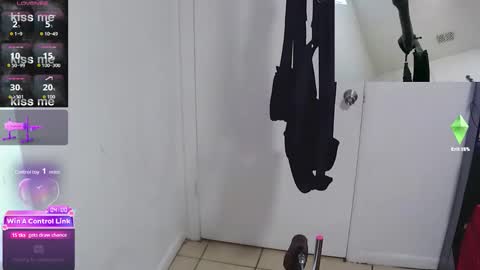 sissyjolicia online show from May 20, 2026, 3:02 am