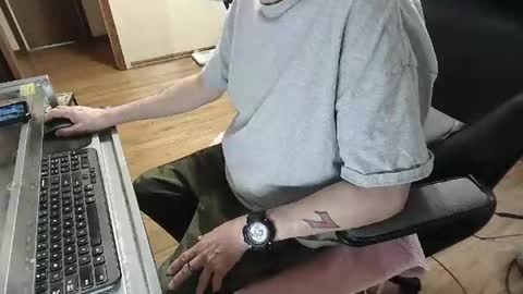 Snapshot of jorigwm chatting on February 28, 2025, 4:54 am jorigwm online show from February 28, 2025, 4:54 am