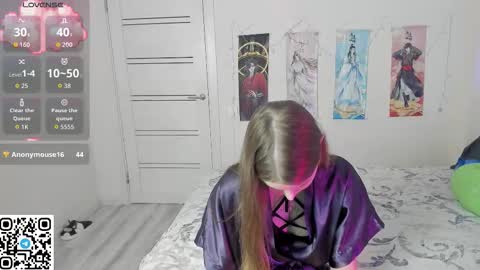 Mila online show from September 20, 2025, 7:59 pm