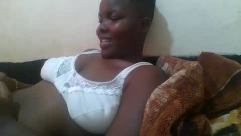 Snapshot of jos_lynn chatting on November 18, 2025, 12:20 pm jos_lynn online show from November 18, 2025, 12:20 pm