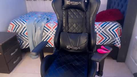 jose_sexycumm online show from January 5, 2025, 10:40 pm