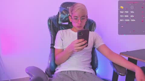 Snapshot of joseph_brown_ chatting on January 4, 2025, 1:10 pm JOSEPH BROWN online show from January 4, 2025, 1:10 pm