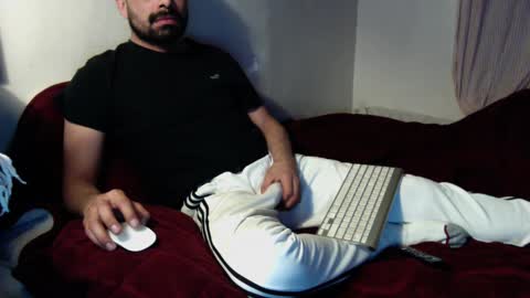 Snapshot of josephs1990 chatting on January 15, 2025, 5:08 am josephs1990 online show from January 15, 2025, 5:08 am