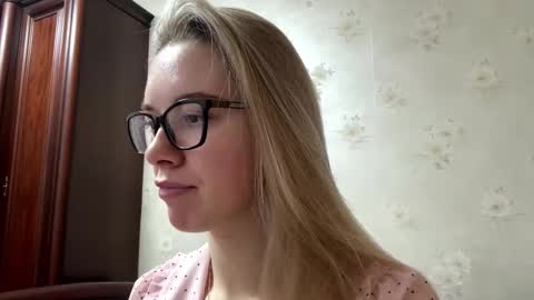 Snapshot of josephstahnke chatting on December 2, 2025, 5:35 am Anessa online show from December 2, 2025, 5:35 am