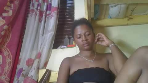 Snapshot of josiane93 chatting on October 26, 2025, 3:40 pm josiane online show from October 26, 2025, 3:40 pm