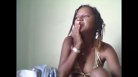 Snapshot of josiane93 chatting on November 10, 2025, 4:33 am josiane online show from November 10, 2025, 4:33 am