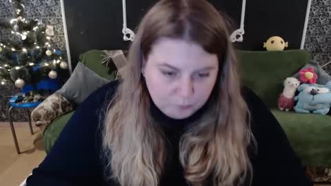 josiesun771 online show from December 7, 2024, 10:12 am