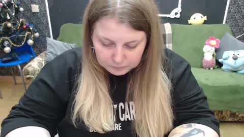 josiesun771 online show from January 13, 2025, 10:14 am