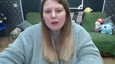 josiesun771 online show from February 17, 2025, 7:04 am