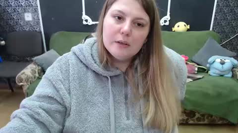 josiesun771 online show from February 24, 2025, 10:26 am