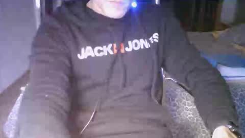 jovenduro84 online show from December 22, 2025, 7:38 am