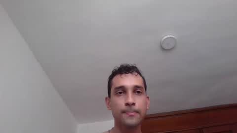 Snapshot of jovenvergonguapo09 chatting on August 2, 2026, 1:53 pm Van Helsing online show from August 2, 2026, 1:53 pm