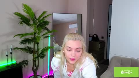 joybunny online show from February 7, 2025, 8:44 am