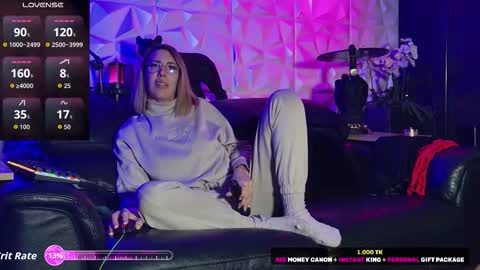 Snapshot of joylatoya chatting on January 16, 2026, 9:35 am Joy Latoya online show from January 16, 2026, 9:35 am