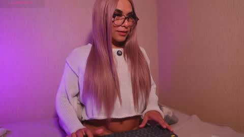 Danae online show from May 15, 2026, 11:45 pm