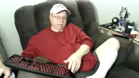 jpmel99 online show from December 13, 2025, 10:59 pm