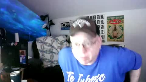 jpmel99 online show from June 3, 2026, 7:11 am