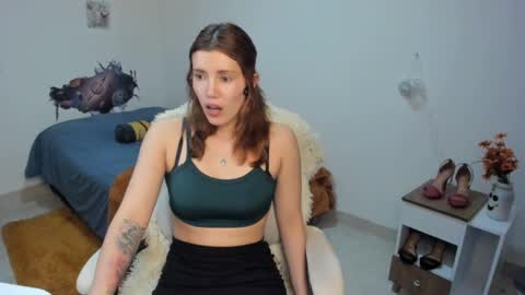 Camila Buitrago online show from February 10, 2025, 5:52 pm