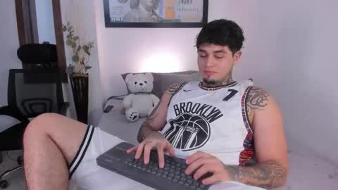 Snapshot of juan_alvarez18 chatting on October 10, 2025, 12:53 am juan_alvarez18 online show from October 10, 2025, 12:53 am