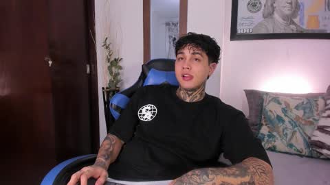 Snapshot of juan_alvarez18 chatting on November 11, 2025, 4:23 am juan_alvarez18 online show from November 11, 2025, 4:23 am