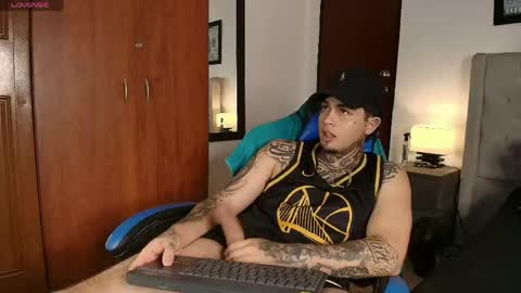 juan_alvarez18 online show from May 23, 2026, 6:18 am