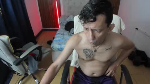 Snapshot of juan_and_luke chatting on March 23, 2026, 9:24 am juan_and_luke online show from March 23, 2026, 9:24 am