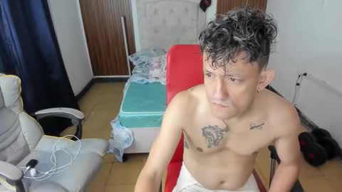 Snapshot of juan_and_luke chatting on March 30, 2026, 11:33 am juan_and_luke online show from March 30, 2026, 11:33 am