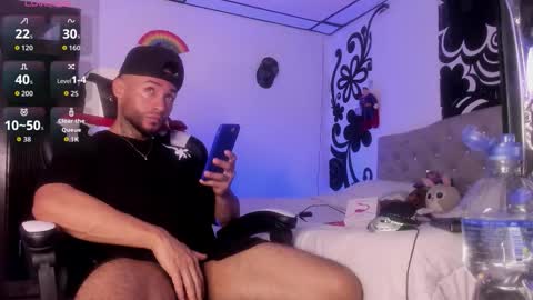 Snapshot of juan_bruce chatting on November 1, 2025, 9:06 pm juan online show from November 1, 2025, 9:06 pm