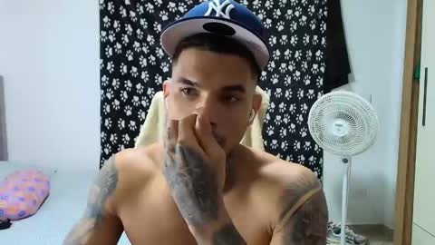 juan_gomez_1 online show from November 14, 2025, 12:31 am