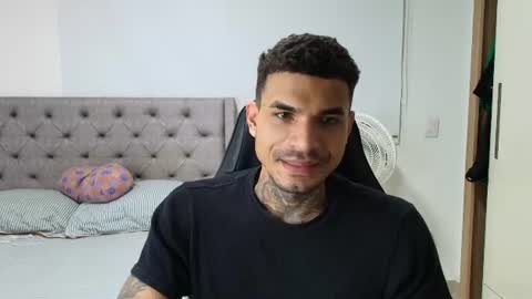 juan_gomez_1 online show from June 25, 2026, 5:12 am
