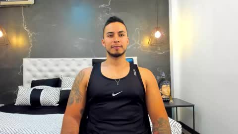 Snapshot of juan_muscle chatting on November 9, 2025, 5:44 pm juan_muscle online show from November 9, 2025, 5:44 pm