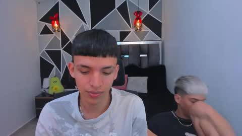 Snapshot of juan_nd_steven chatting on April 19, 2026, 11:42 am JuanSteven online show from April 19, 2026, 11:42 am