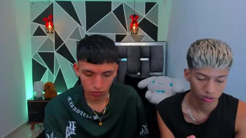 Snapshot of juan_nd_steven chatting on May 16, 2026, 10:36 am JuanSteven online show from May 16, 2026, 10:36 am