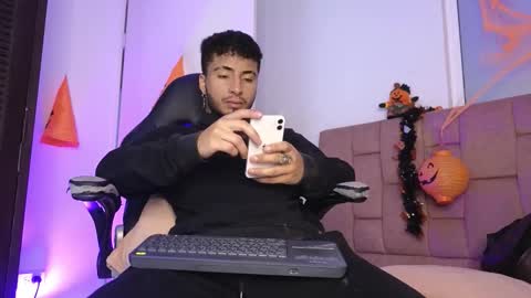 juancamilo66_ online show from November 5, 2025, 2:55 am