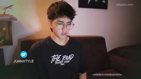 . online show from October 25, 2025, 2:19 am