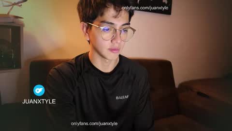 . online show from November 21, 2025, 5:39 am