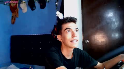 Snapshot of juandii26 chatting on May 17, 2026, 12:19 am juandi online show from May 17, 2026, 12:19 am