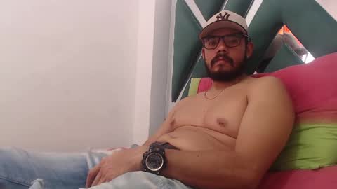 Snapshot of juanfe_style chatting on September 16, 2025, 6:09 pm juanfe_style online show from September 16, 2025, 6:09 pm