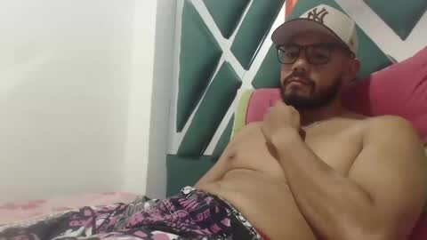 Snapshot of juanfe_style chatting on September 19, 2025, 1:18 am juanfe_style online show from September 19, 2025, 1:18 am