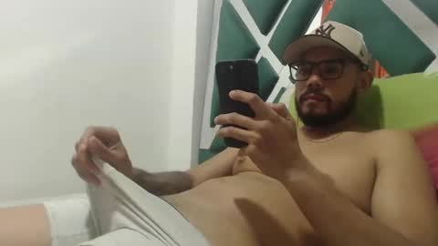 Snapshot of juanfe_style chatting on September 24, 2025, 4:05 am juanfe_style online show from September 24, 2025, 4:05 am