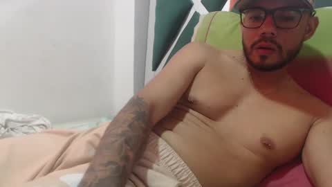 Snapshot of juanfe_style chatting on October 11, 2025, 3:32 pm juanfe_style online show from October 11, 2025, 3:32 pm