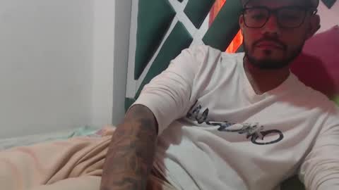 Snapshot of juanfe_style chatting on October 12, 2025, 5:45 pm juanfe_style online show from October 12, 2025, 5:45 pm