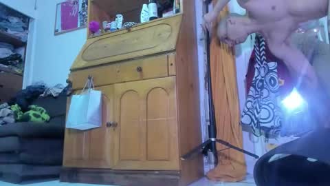 Snapshot of juanisimo_ chatting on March 3, 2026, 4:29 am JUANISIMO online show from March 3, 2026, 4:29 am