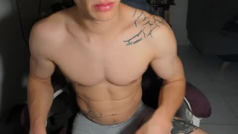 Snapshot of juanisimo_ chatting on April 4, 2026, 1:48 am JUANISIMO online show from April 4, 2026, 1:48 am