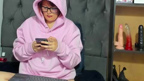 juanita online show from February 26, 2025, 10:04 am